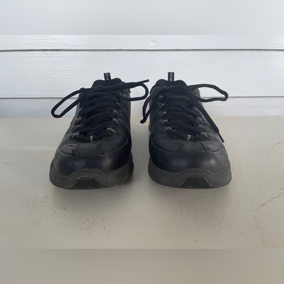 Black Skechers Work Slip Resistant Shoes - Picture 3 of 8